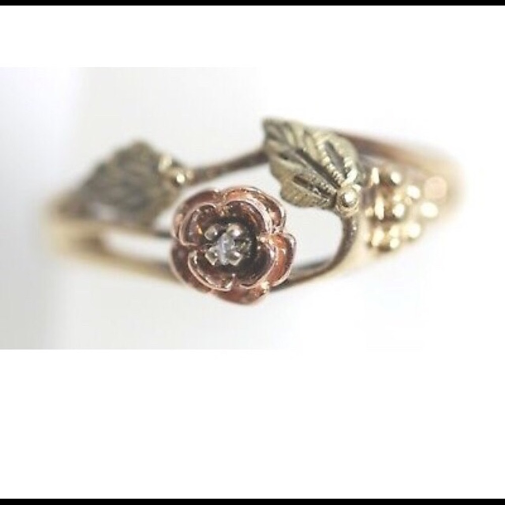💥Black Hills Gold vintage diamond ring size 6.5💥